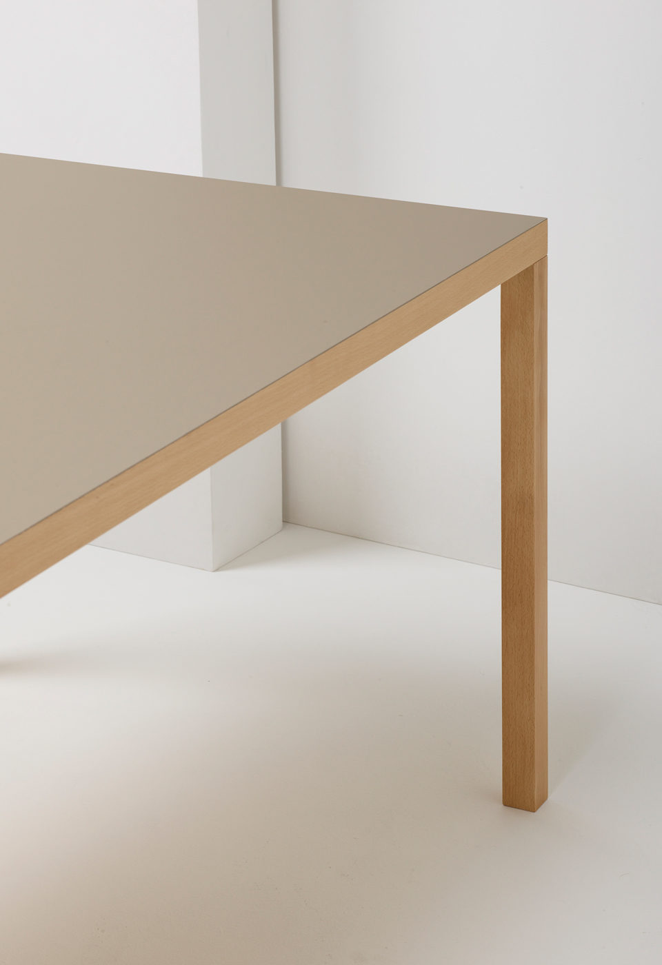 华体会体育官方在线官网 - 桌几|餐桌|办公家具|华体会体育官方在线官网家具|普里莫餐桌